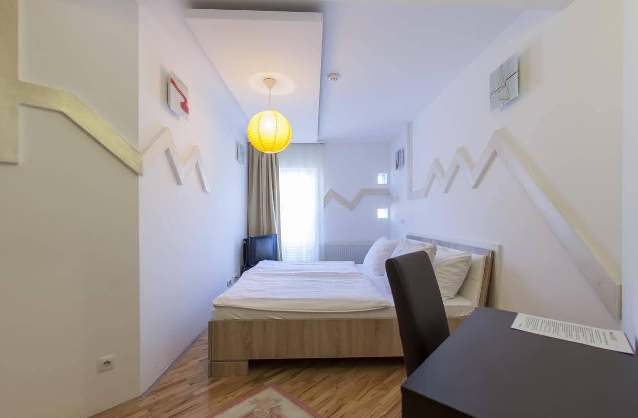 Hostel Hayat Сараево Экстерьер фото
